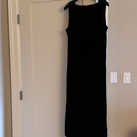 Black Velvet vintage evening gown by Gloria Vanderbilt - Picture 7 of 9